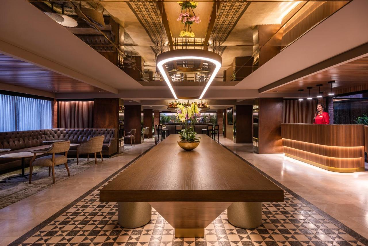 Hotel Estelar La Fontana โบโกตา ภายนอก รูปภาพ The interior of the lounge