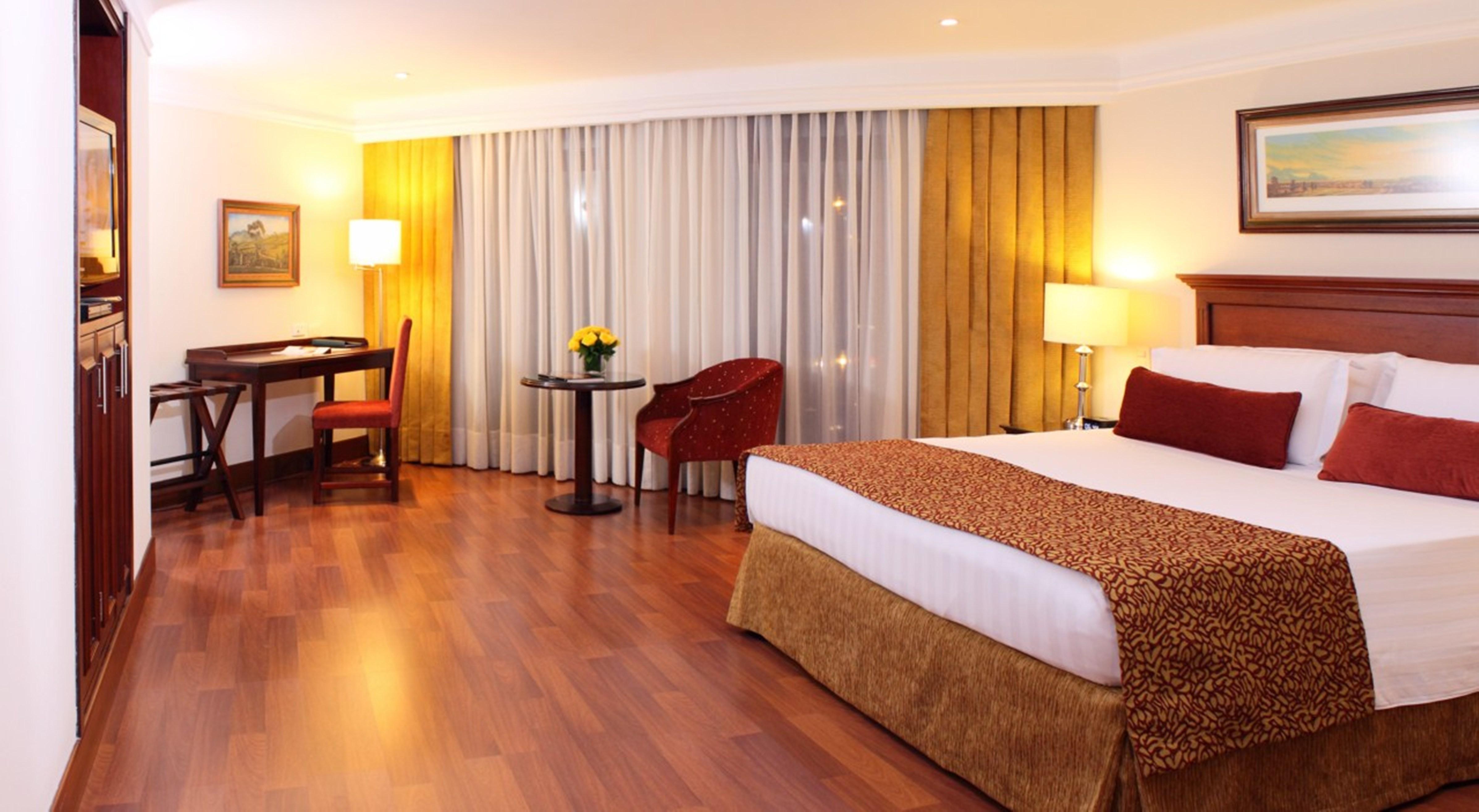 Hotel Estelar La Fontana โบโกตา ภายนอก รูปภาพ A room at the hotel