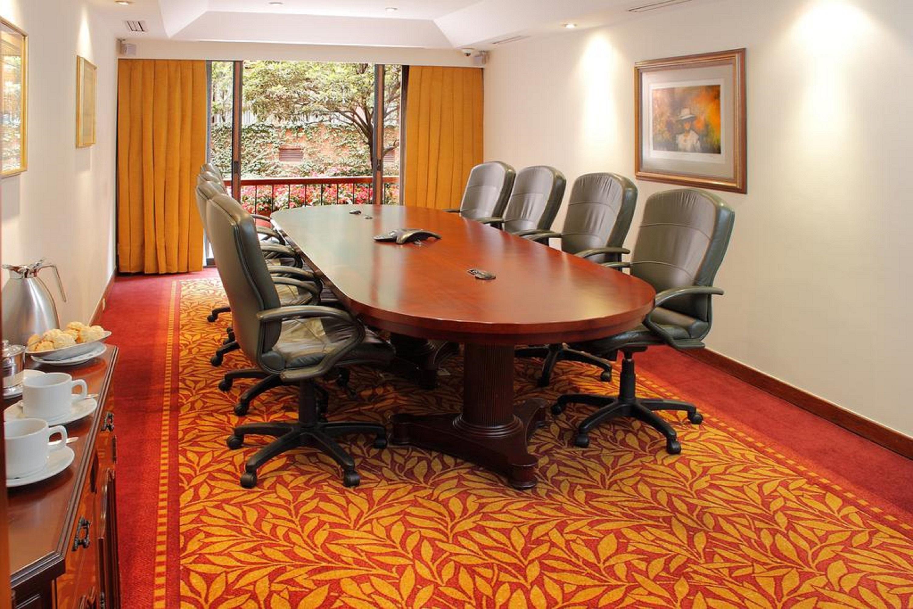 Hotel Estelar La Fontana โบโกตา ภายนอก รูปภาพ A meeting room
