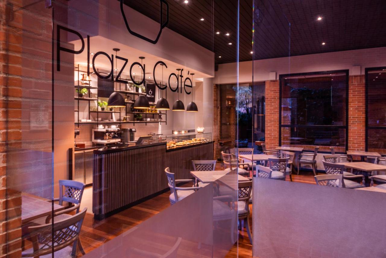 Hotel Estelar La Fontana โบโกตา ภายนอก รูปภาพ Plaza Café