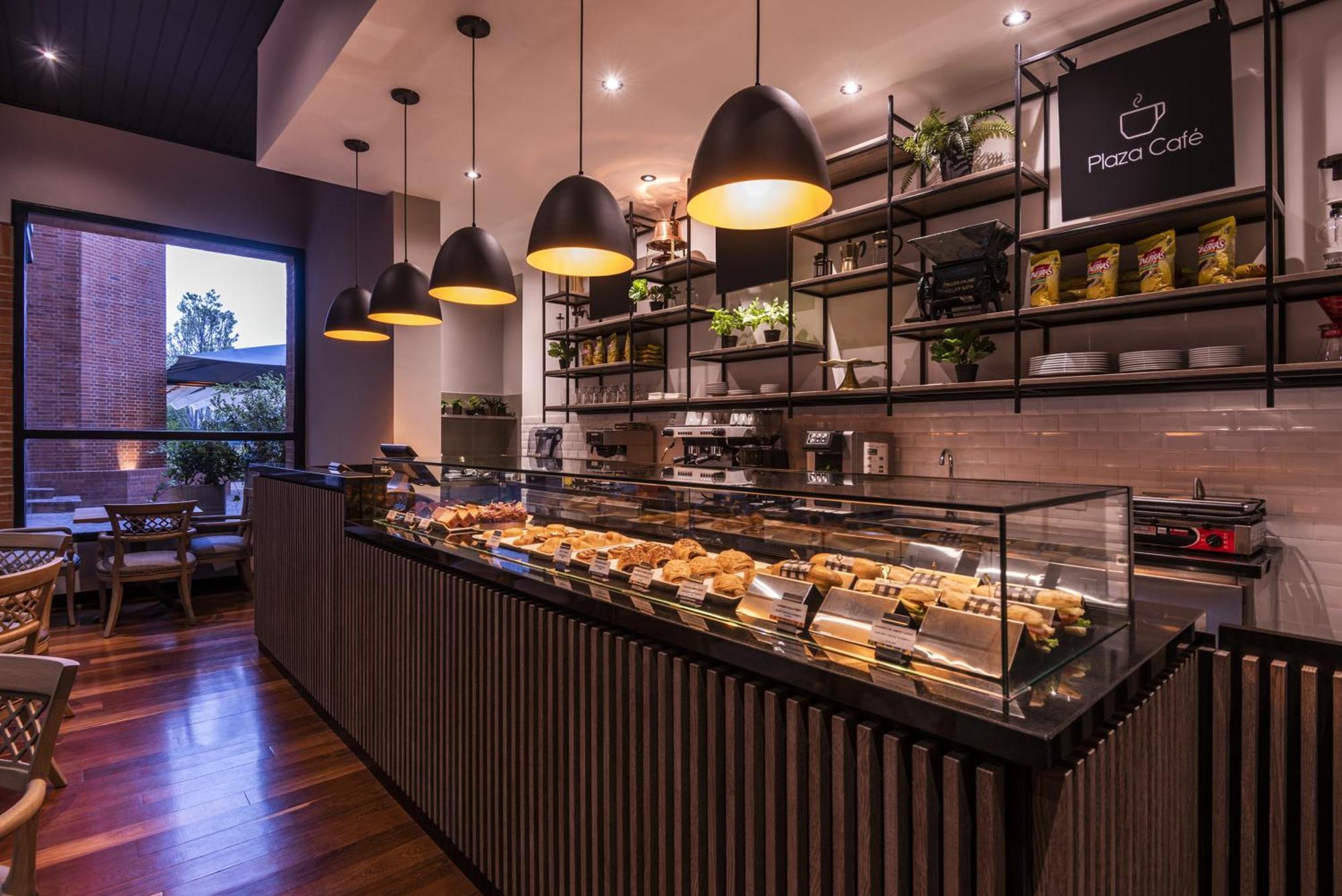 Hotel Estelar La Fontana โบโกตา ภายนอก รูปภาพ Pizza Express, Bath