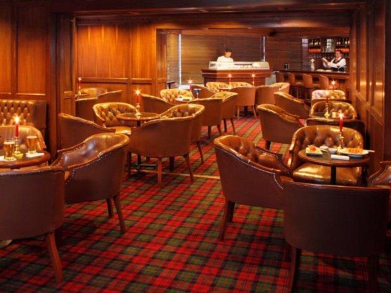 Hotel Estelar La Fontana โบโกตา ภายนอก รูปภาพ The interior of the bar