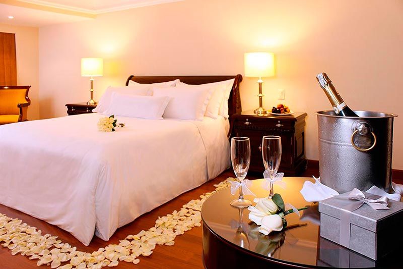 Hotel Estelar La Fontana โบโกตา ภายนอก รูปภาพ A suite at the hotel
